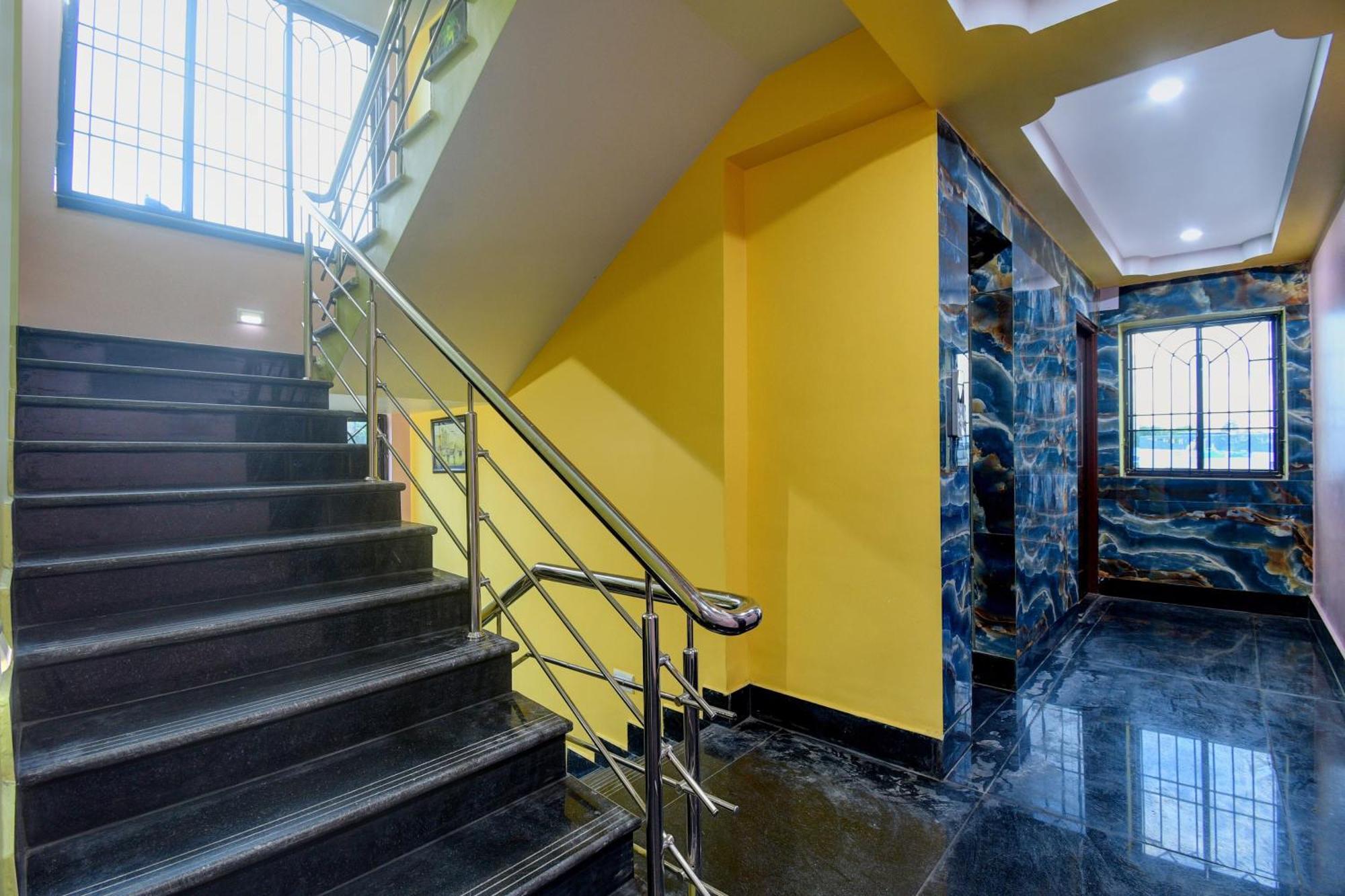 כלכותה Hotel O Mahal And Restaurant Kanchrapara מראה חיצוני תמונה
